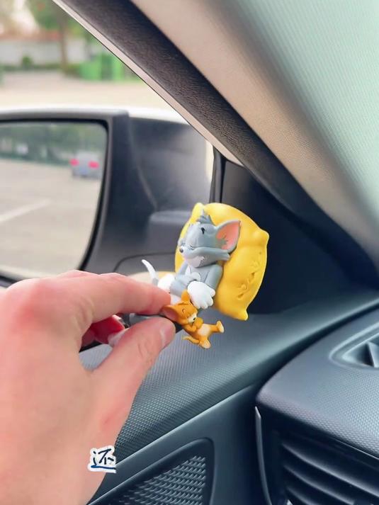 汤姆和杰瑞放在车里真的太可爱了叭,好看又治愈,车载摆件