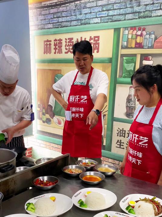 卤肉饭利润空间大吗?原料简单控成本,客单稳定毛利高