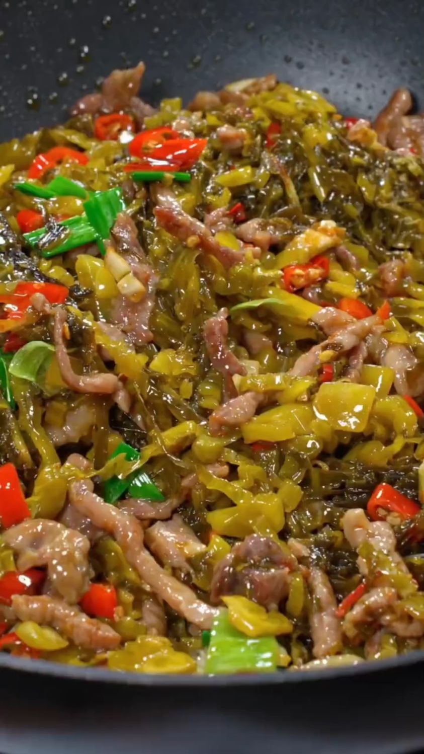 酸菜炒肉这样做