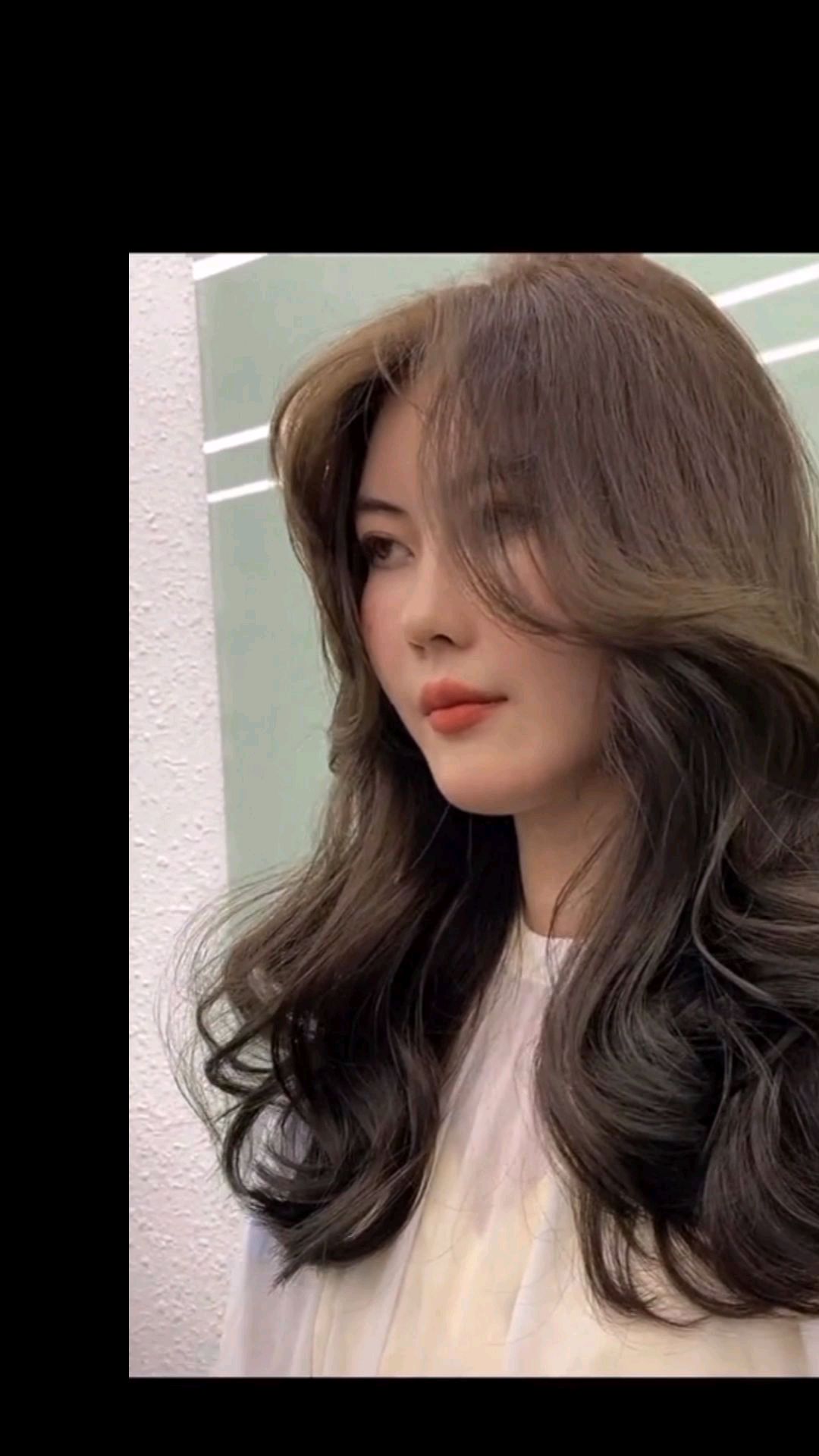 一款卷发的发型,剪裁,瞬间 气质提升