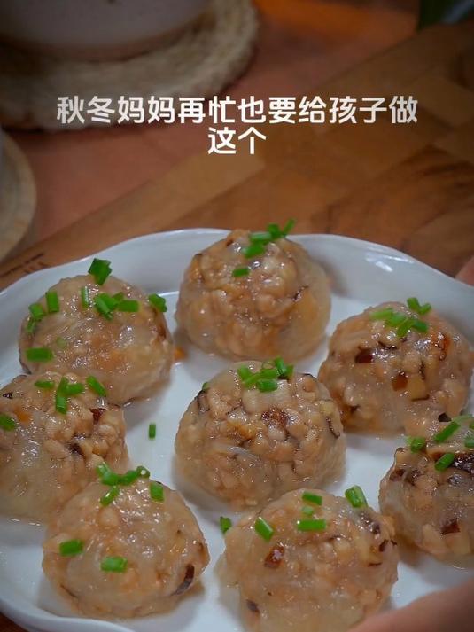 秋冬要给孩子多做这样萝卜丸子