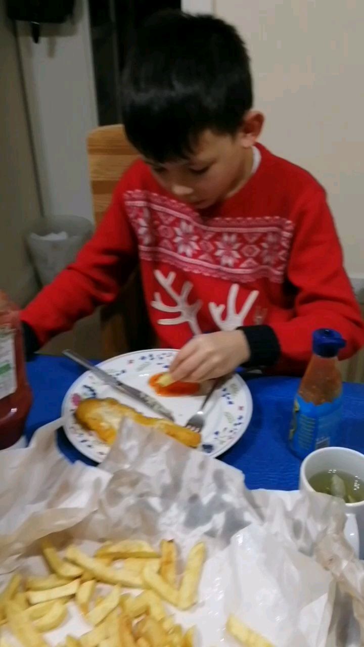 混血宝宝的晚餐英国名菜炸鱼薯条
