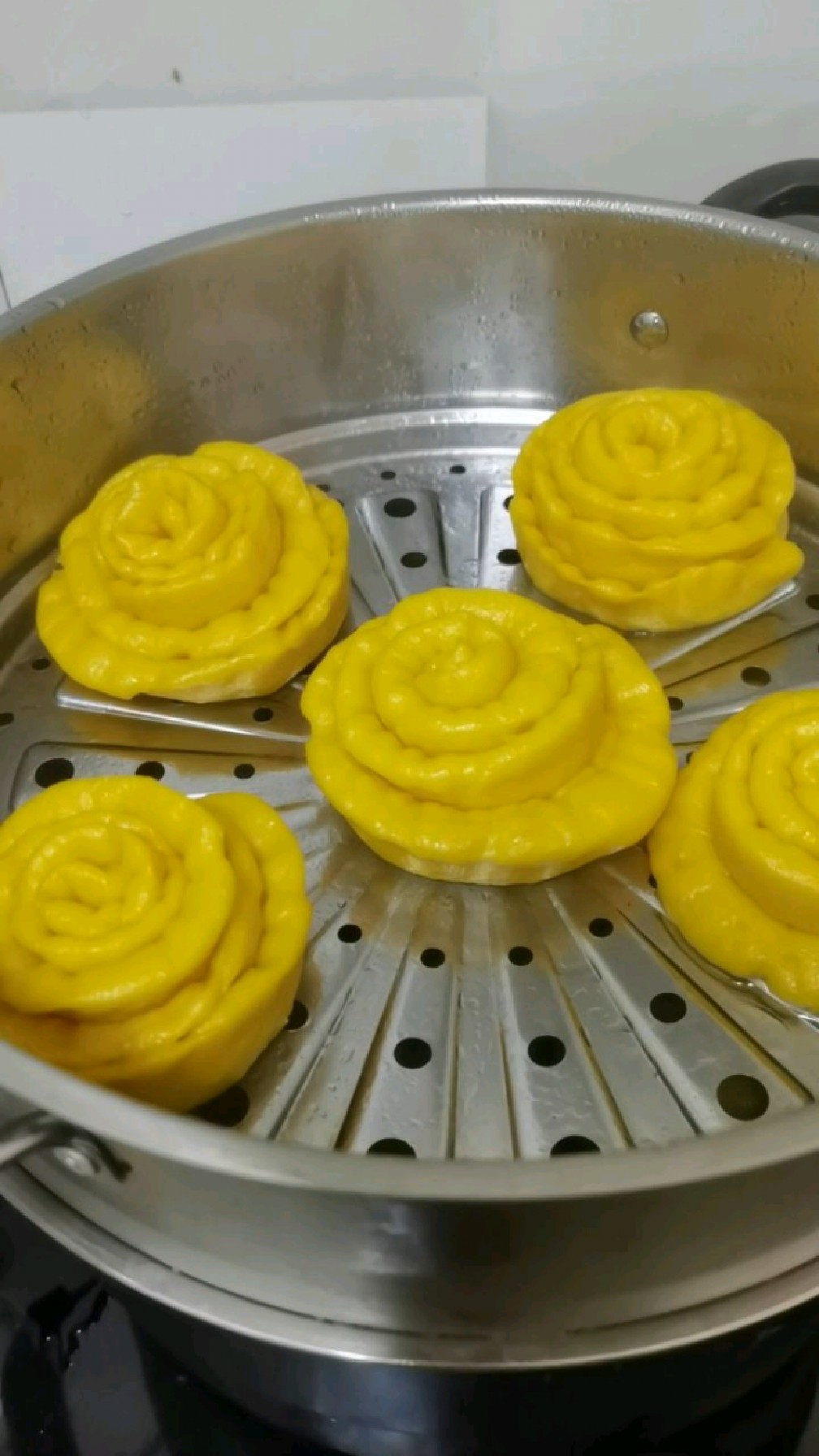 南瓜花馒头,甜甜的