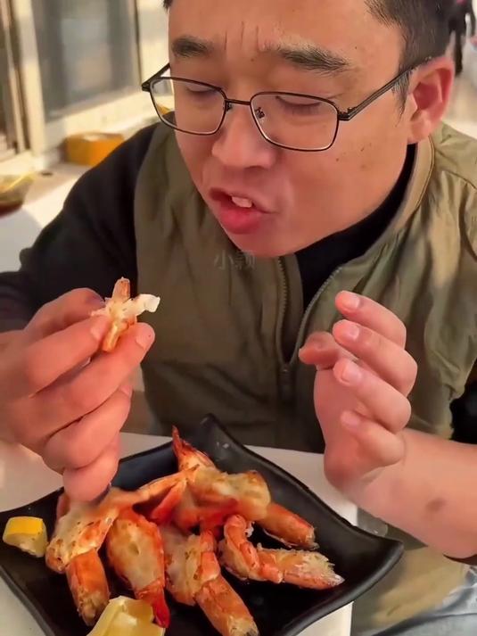 黑虎虾鲜冻保存,保存新鲜,做饭很省心