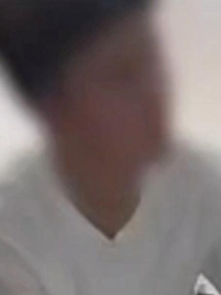 男子撬锁潜进贵州一大学女生宿舍偷拍,被当场抓获,派出所:男子已被拘留