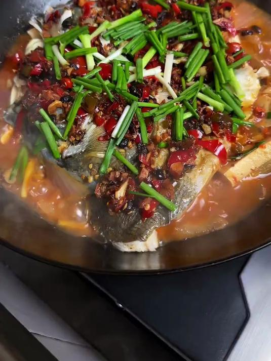 泡椒鱼头美味可口