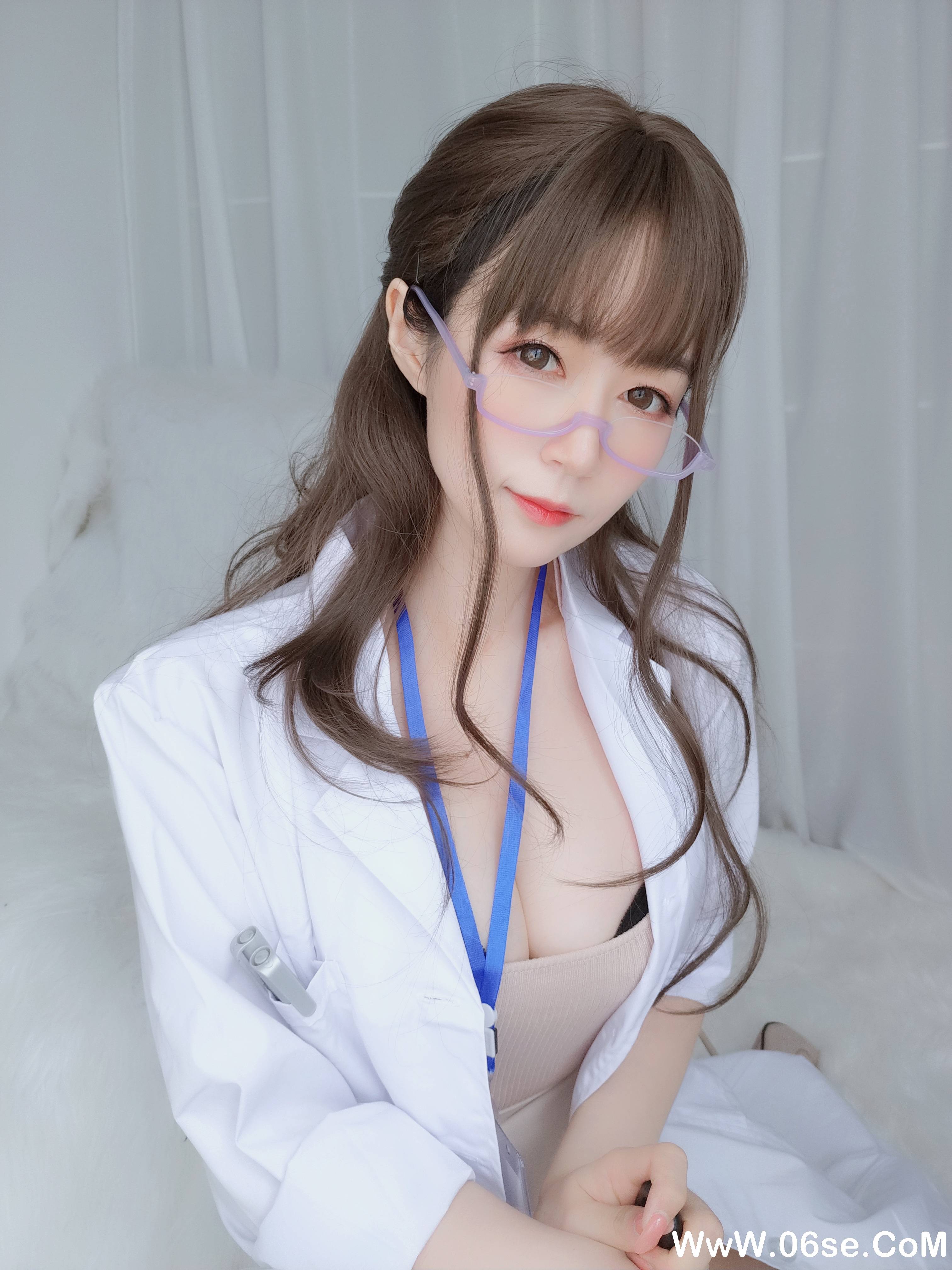 图片[111]-Coser小姐姐白银 NO.060 – 私人医生[159P+6V1.03G]-六色网