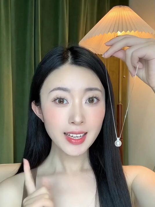 一款简约的珍珠项链,戴起来特别有氛围感,送女友特别好