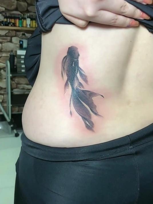 后腰黑色小金鱼完成