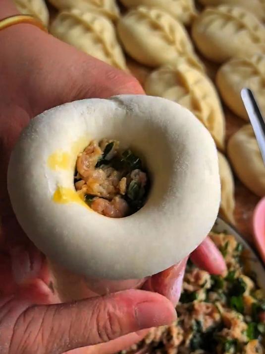 今天给大家分享一个花样包子的做法