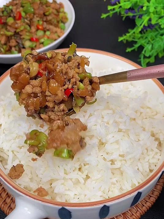 四季豆肉末外婆菜，我家儿子每次能吃两碗