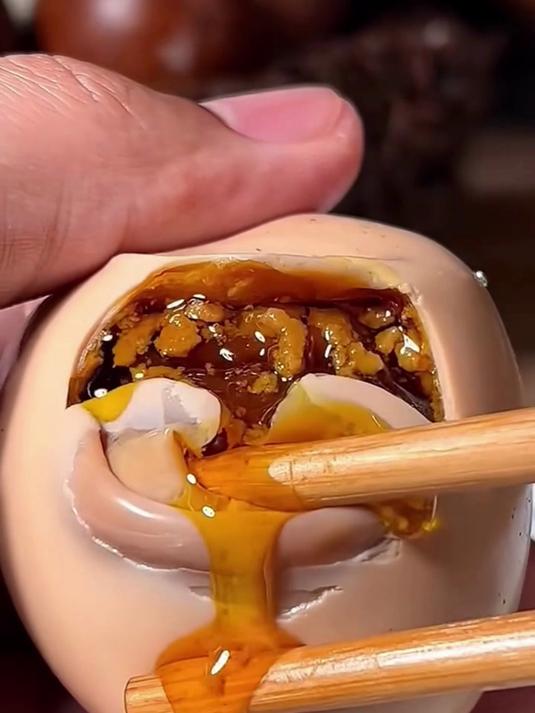 红树林的海鸭吃海鲜长大,下的蛋烤完香到舔手指