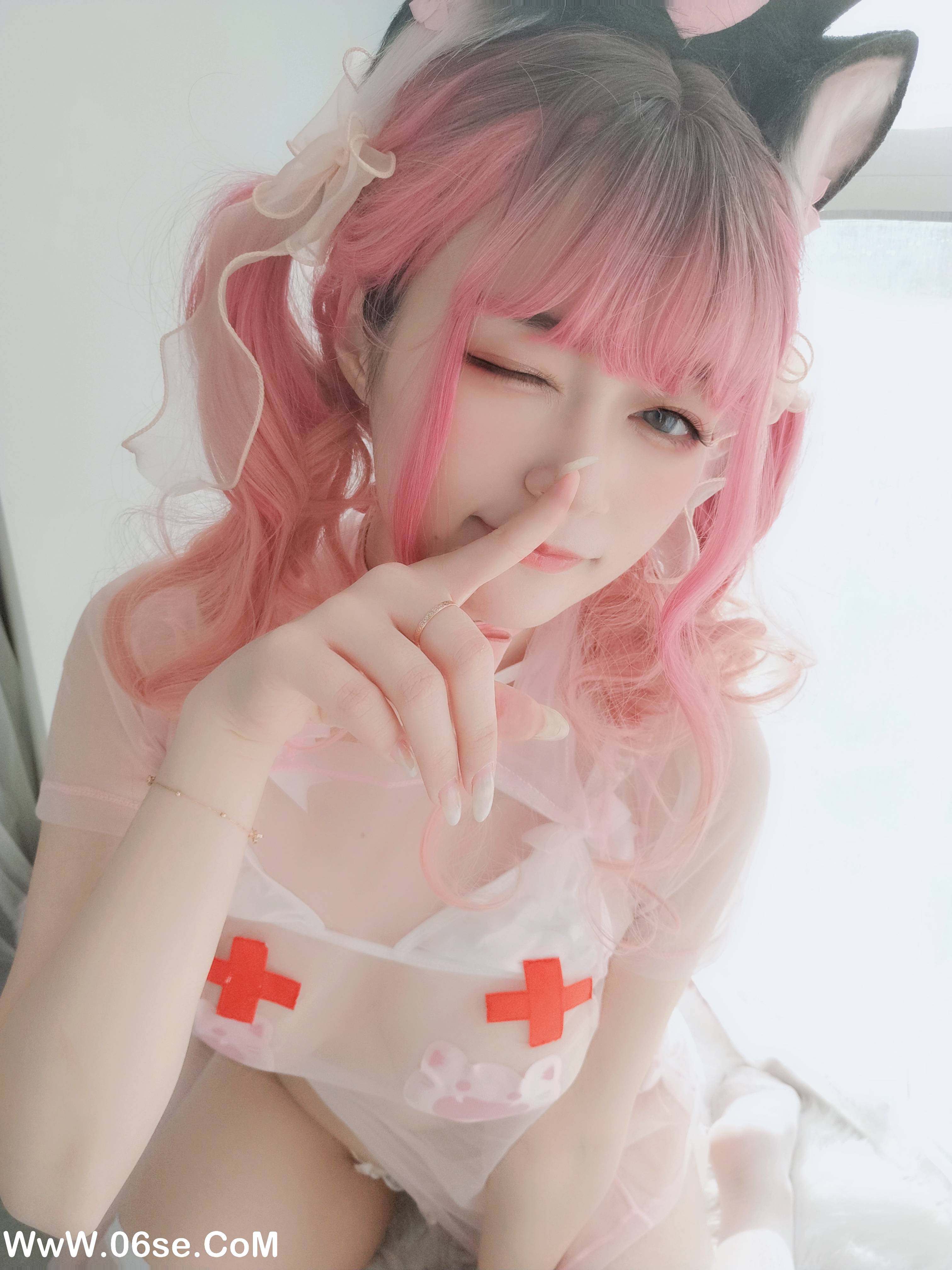图片[13]-Coser小姐姐白银 NO.053 – 猫咪护士 [34P+1V198M]-六色网