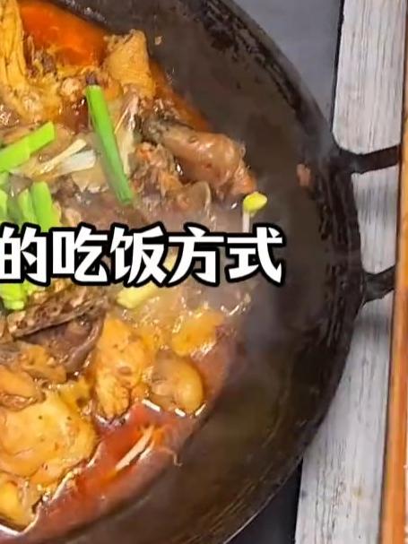 吃甲鱼烧鸡盆盆虾蟹!还有烧烤配菜满满一大桌!