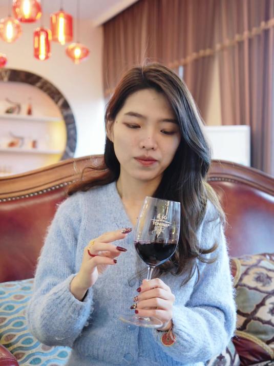 中国葡萄中国酒,一起品尝通化雅士樽冰红葡萄酒