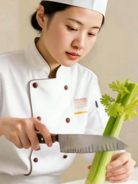 秋冬养肺,“杏仁百合炒西芹” 清爽润燥