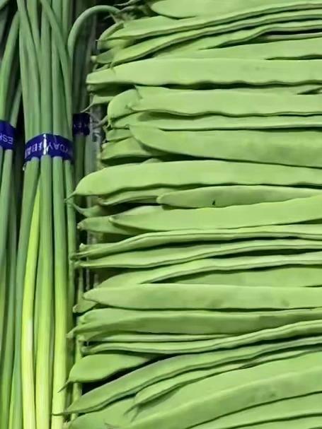 这整整齐齐的蔬菜对眼睛也太友好了吧 网友：厉害呀，这么齐