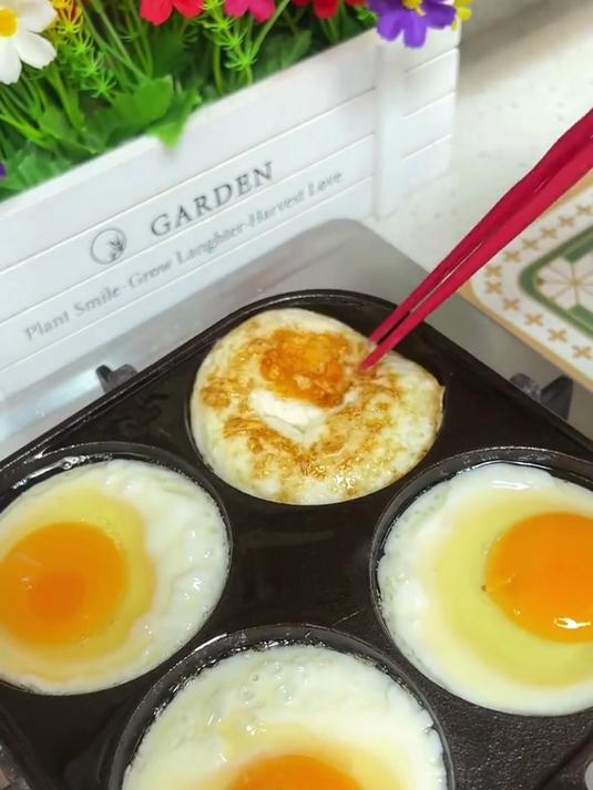 有了这款四孔煎蛋锅,一家人早餐一锅搞定,方便又实用