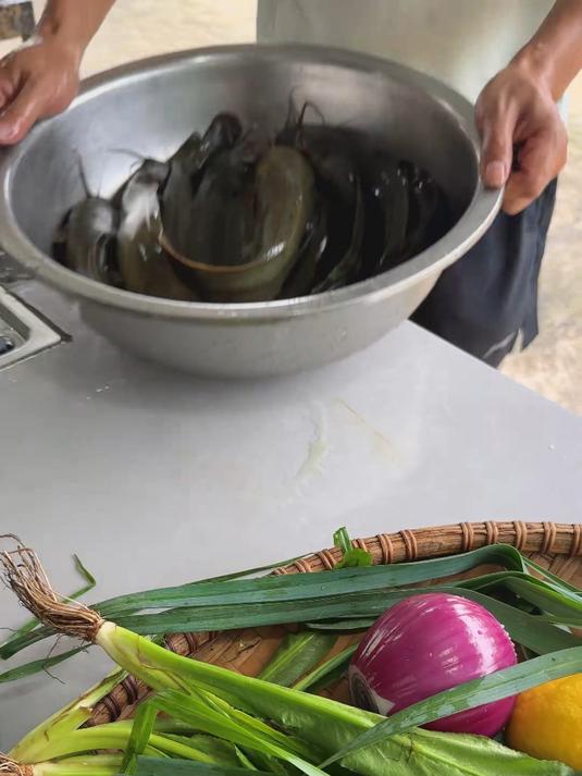 鱼生吃过很多，那土塘角鱼生吃过吗？黄色的肉质，脆甜的口感
