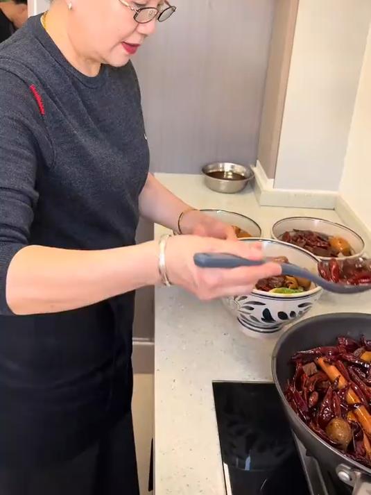 呜呜呜,我婆婆世界第一好!做的安徽牛肉板面真的绝!都去做!