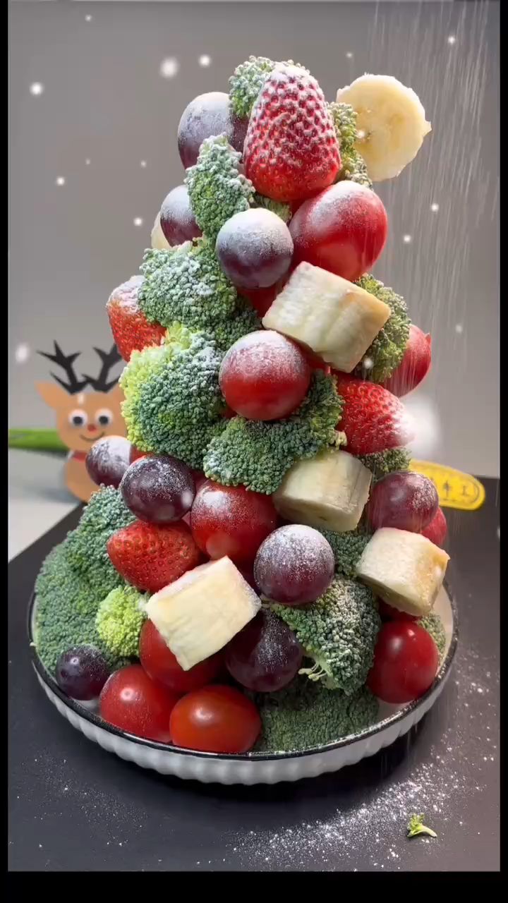 #手工制作#圣诞节快到了,用水果和蔬菜一起做一颗美味的圣诞树吧!