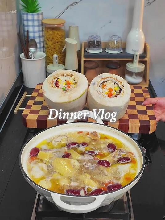 今日菜单 -椰子鸡火锅 -椰子饭