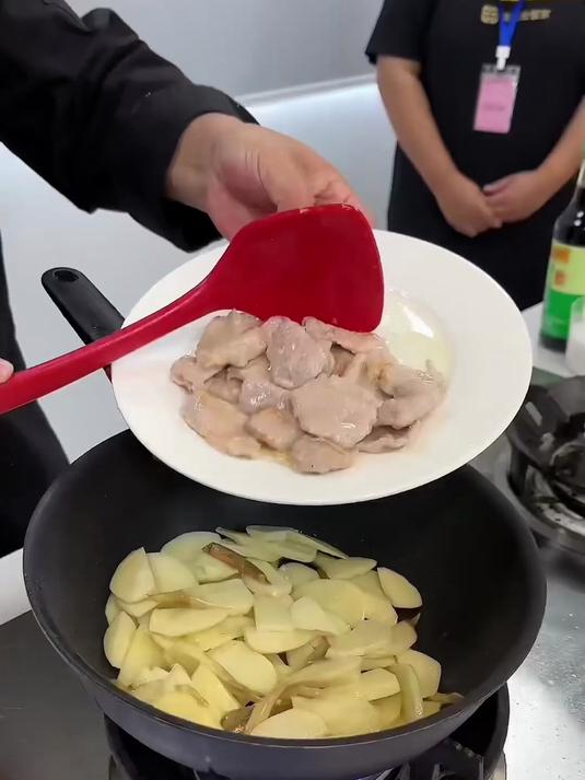 吃菜也要看季节？茨菇炒肉片养生指南请收好