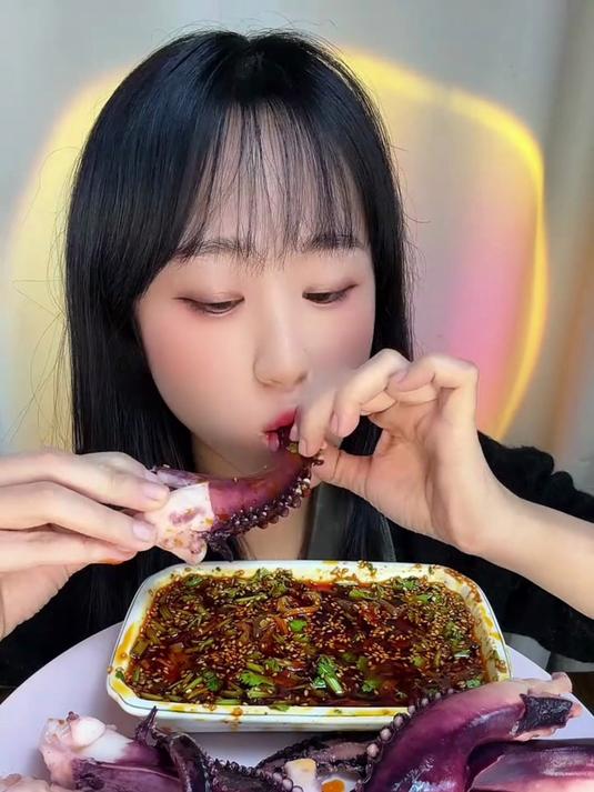 家庭烧烤必备!鱿鱼须弹韧多汁,冷冻锁鲜烤着超入味