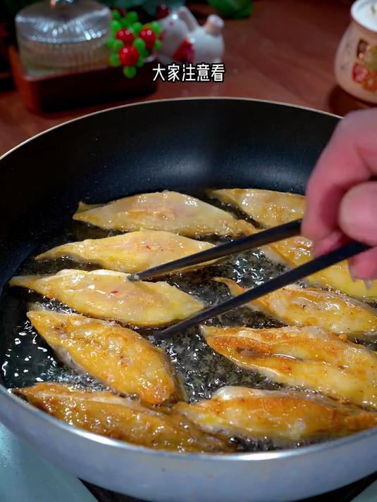 现在正是鲳鱼上市的季节，买回来不要老是清蒸或红烧了