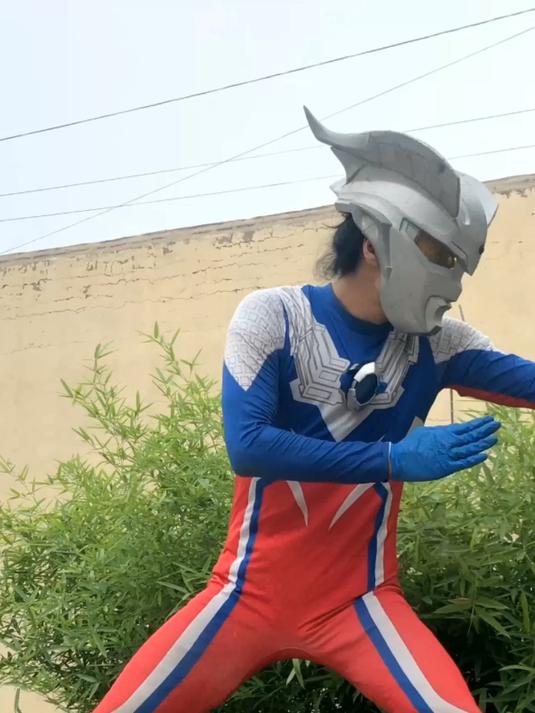 闯关族M78：雷欧终于要单挑赛文奥特曼！赛罗跪地求饶！爆笑！