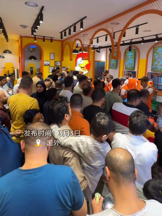 原来汉堡店里面是这样批量制作炸鸡的