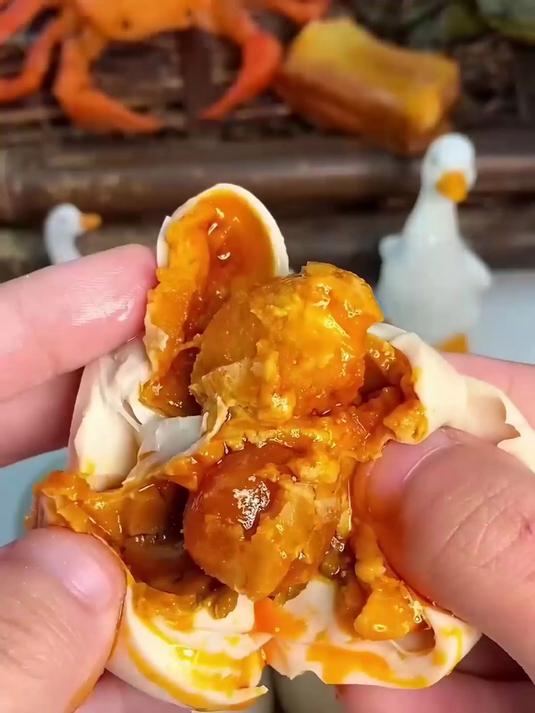 在红树林畔吃烤海蛋是什么体验?鲜汁爆浆直接香懵!