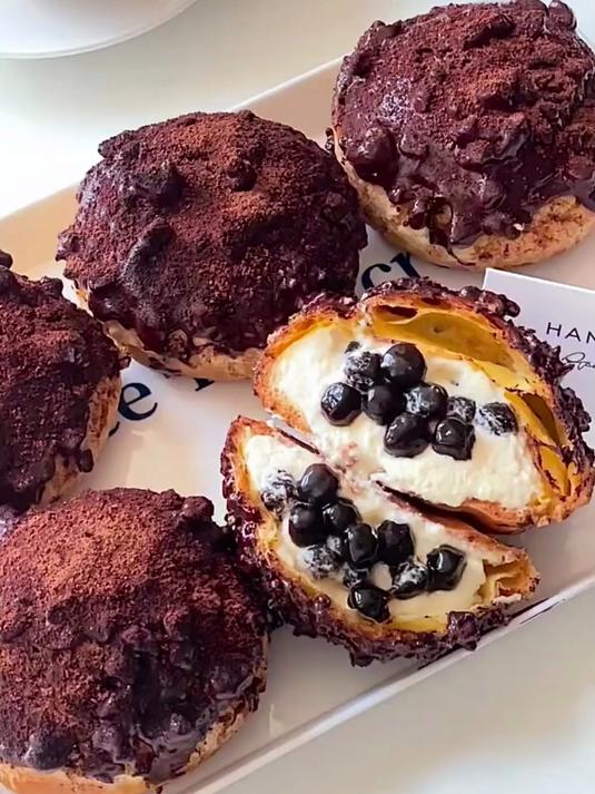 巧克力酥皮泡芙，太太太好吃了