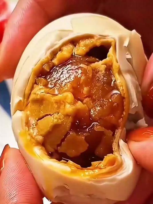 烤海鸭蛋拌凉菜，鲜味儿又上一个档次
