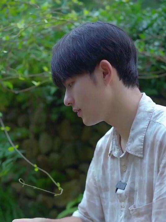 一个秋天不舍得来,夏天不舍得走的日子,喝奶茶吃烤肉,一起啃秋