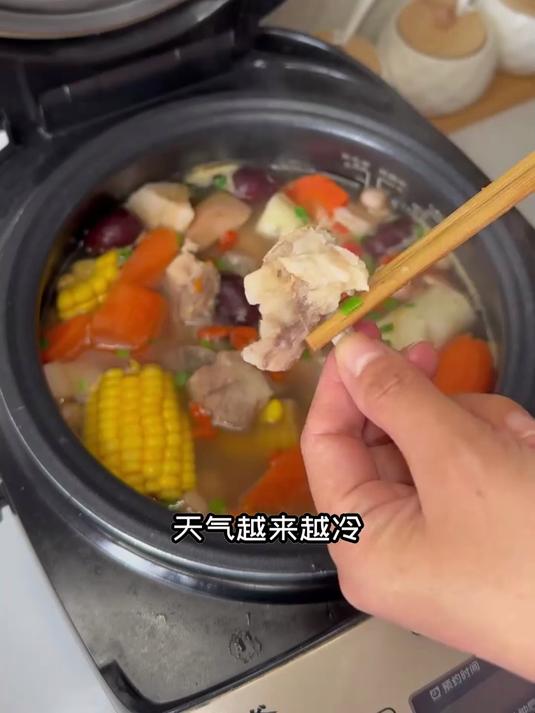 山药莲藕排骨汤，家常汤里的养生智慧