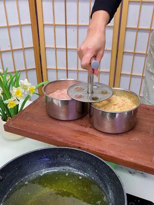 过年炸丸子,用这个“肉丸子制作器”,方便还省事