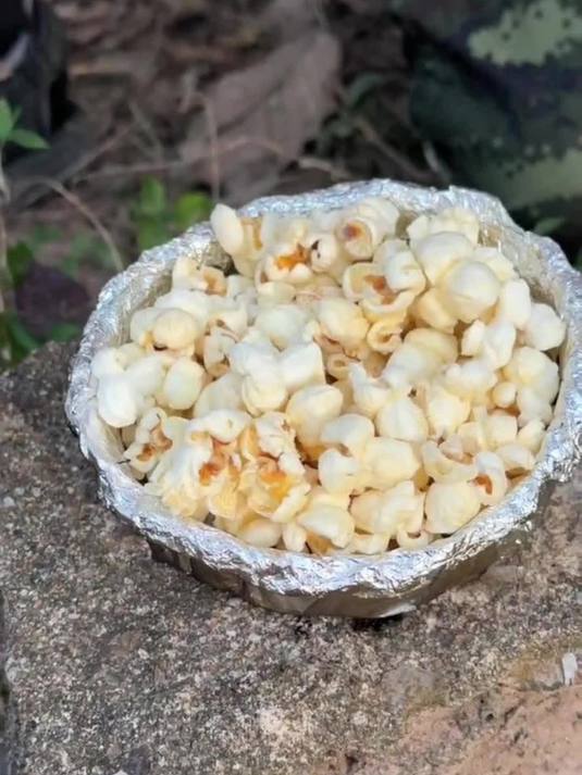 锡纸碗装玉米黄油密封加热,简易美味爆米花