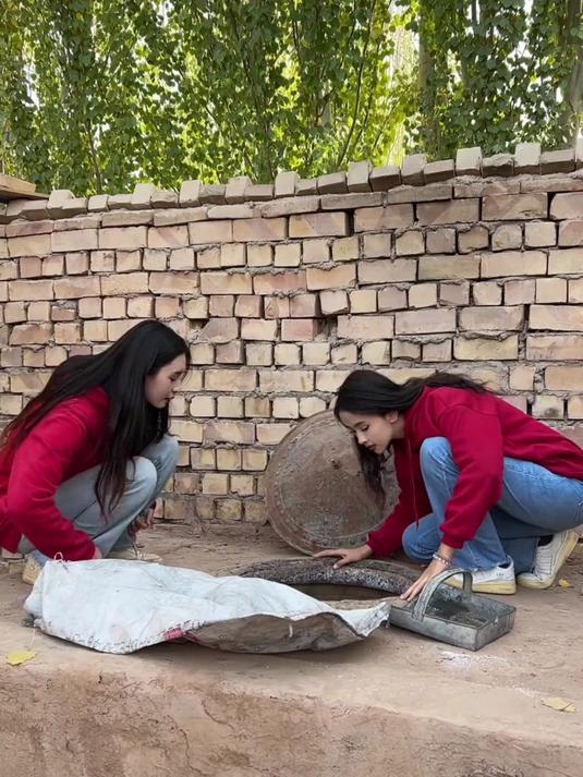 来新疆才明白，你以前吃的只能叫“饼”，馕的种类之多，千姿百态