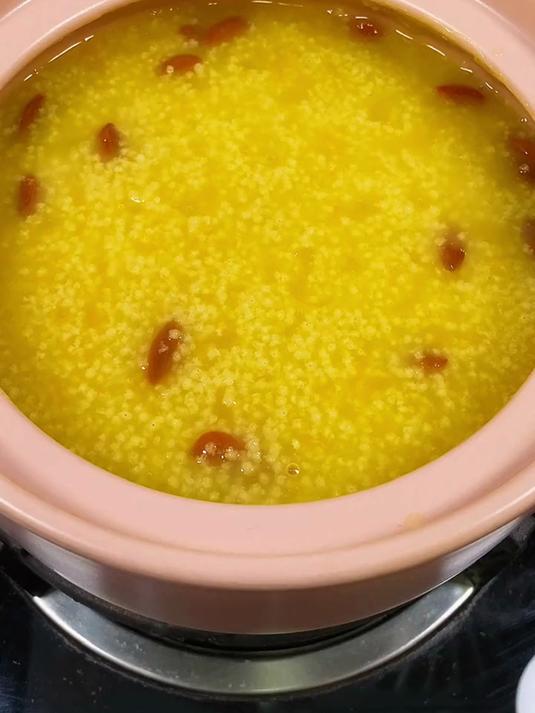 熬夜族能量米!维生素B1含量≈3杯豆浆,非遗农耕小米粥加班解乏