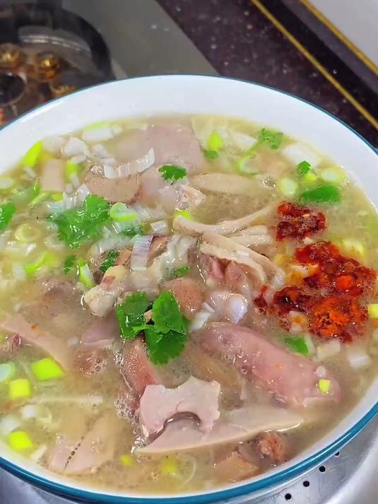馋哭隔壁小孩!阿甘教你在家熬制正宗羊杂汤,一口鲜到骨子里