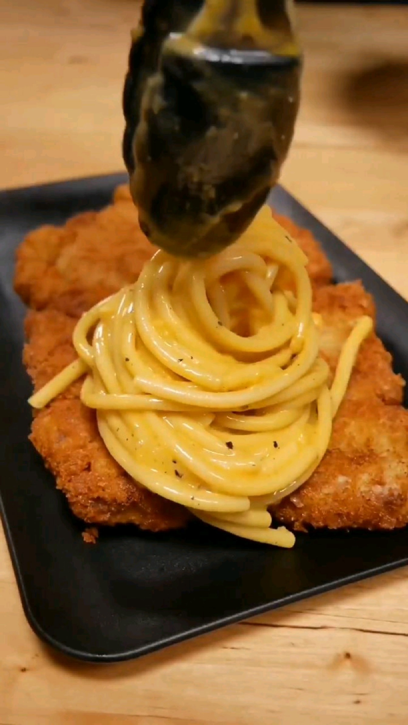 猪扒芝士意面生鸡蛋黄有啥功效