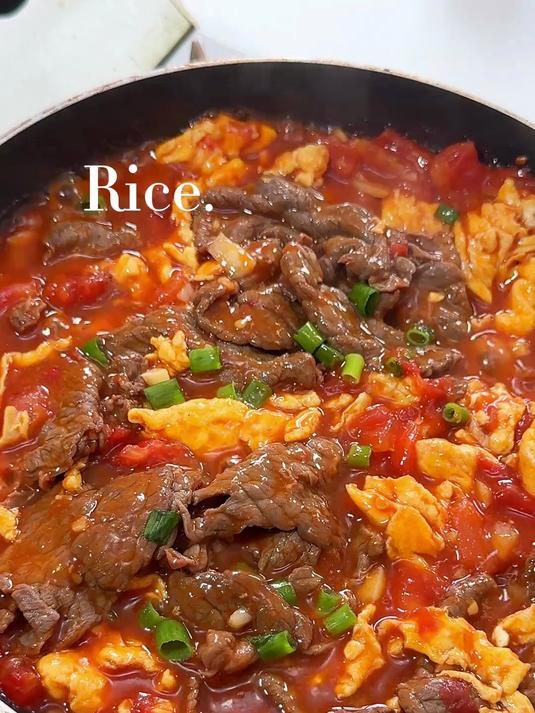 有手就会的番茄滑蛋牛肉烩饭真的太香了！汤汁拌饭绝了！