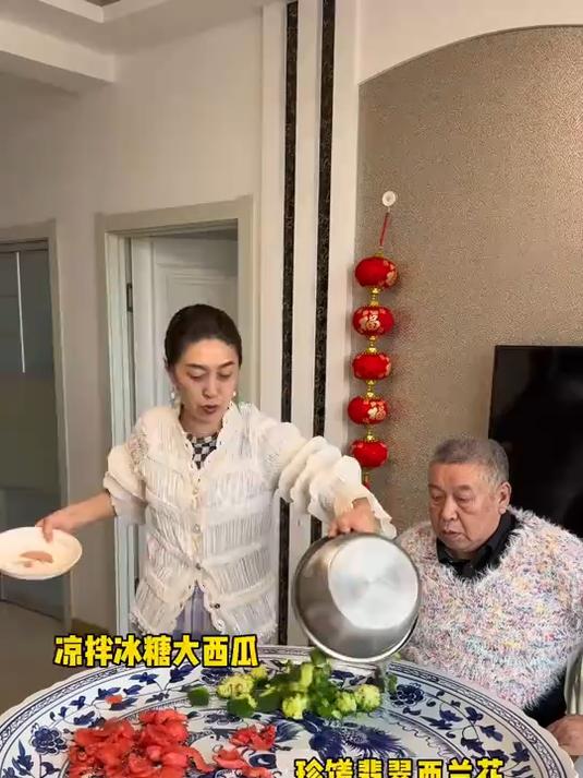 自从买了这大盘子，我家顿顿一个菜