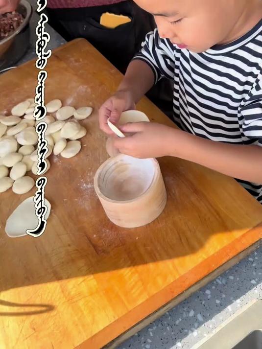 新款饺子器家用压饺子皮包水面皮饺子水饺模具包饺子神器