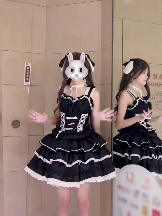 果然黑白色最有千金感!Lolita 蛋糕裙