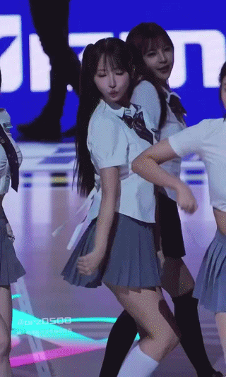 3DM����һ�̵�1699�� ��˿��ȹ��Ů�������Ǵ���