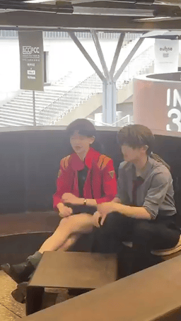 ��һ�ں���ͼ�Ʒ�ϵ�� ԭ��˿�໬˿����Ů����è