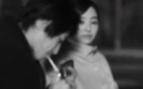 周一内涵囧图云飞系列 美女都负重玩还玩的那么溜