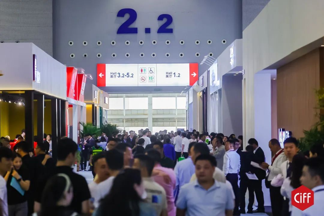 第八届进博会｜《世界开放报告2025》：新兴市场和发展中经济体开放步伐加快